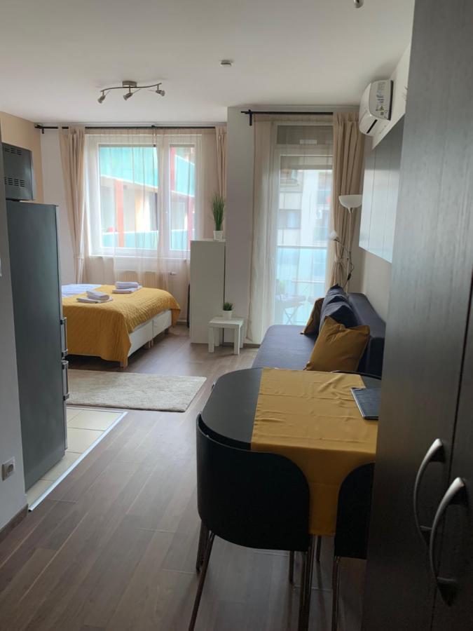 Corvin Sun Downtown Apartment Budapest Ngoại thất bức ảnh
